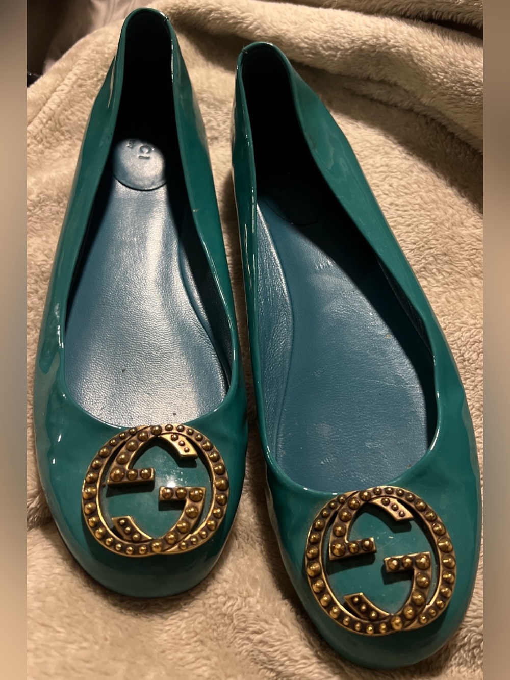 Gucci Blue/Green Patent Leather Flats w/GG Logo on Front 37.5/US 7.5